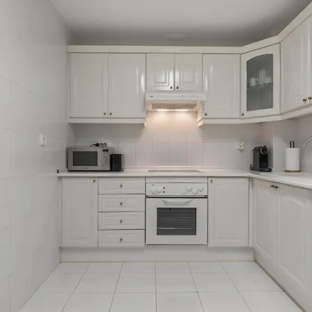 Puerto Banus 3 Bedroom * 马尔韦利亚